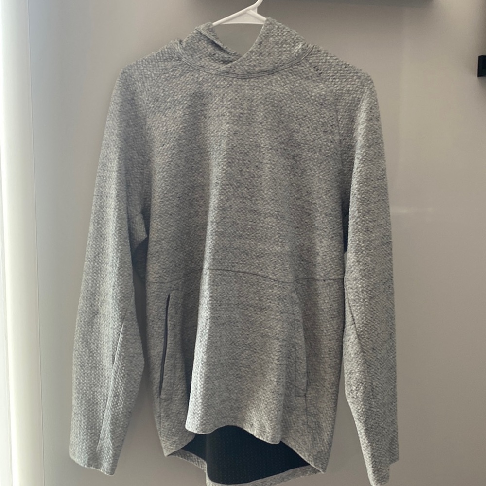 Men’s Medium LULULEMON Gray Textured Knit Hoodie Excellent Condition